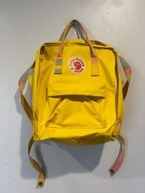 Fjallraven Classic Kånken Yellow Backpack